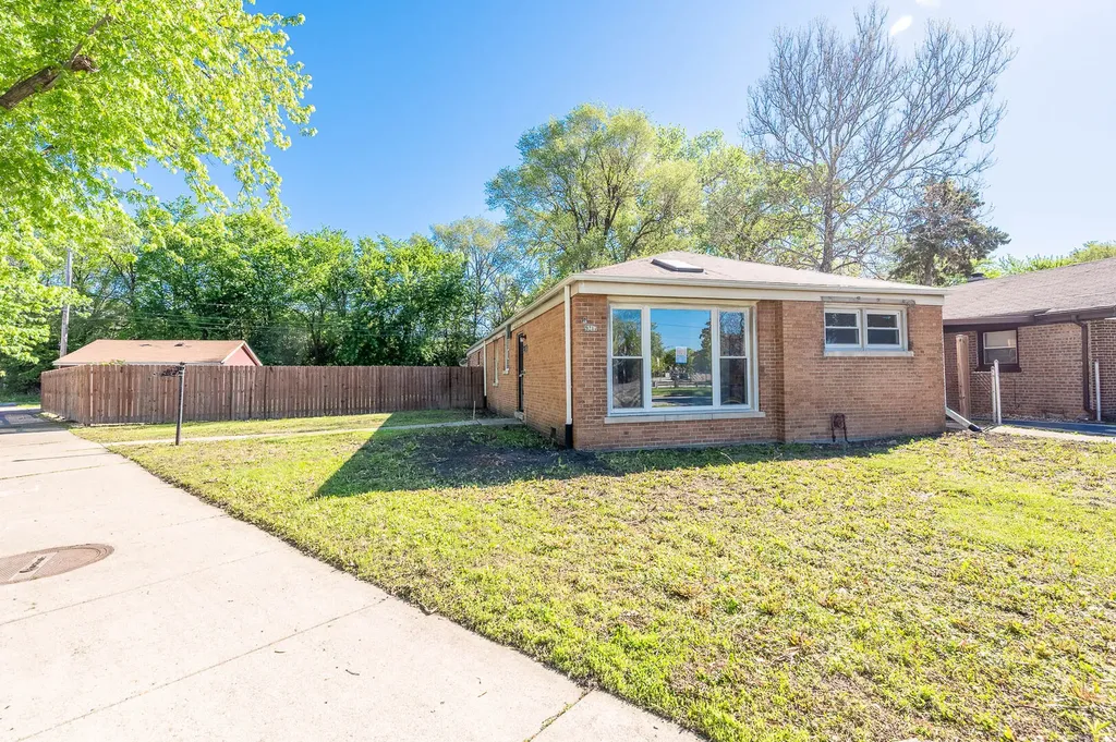 9217 South Burnside Avenue Chicago IL 60619
