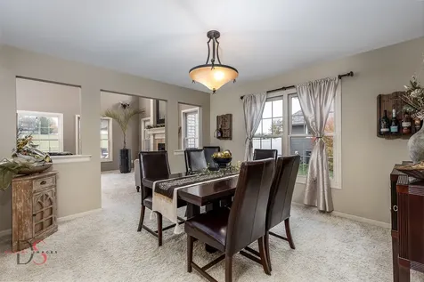 1123 Country Oak Drive Ottawa IL 61350