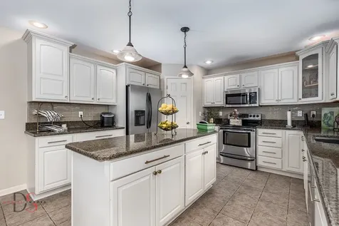 1123 Country Oak Drive Ottawa IL 61350