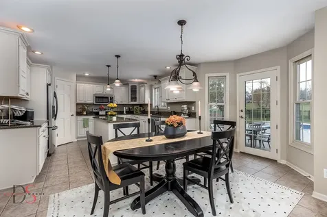 1123 Country Oak Drive Ottawa IL 61350