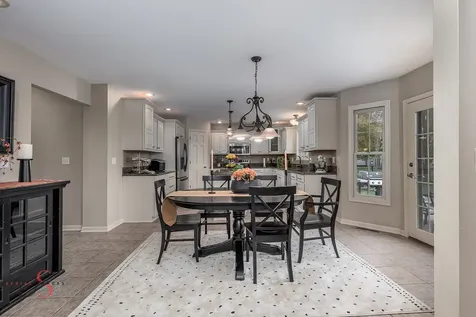 1123 Country Oak Drive Ottawa IL 61350