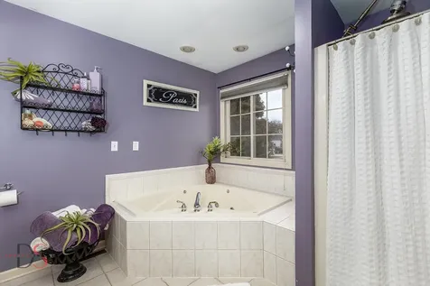 1123 Country Oak Drive Ottawa IL 61350