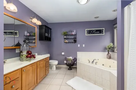 1123 Country Oak Drive Ottawa IL 61350