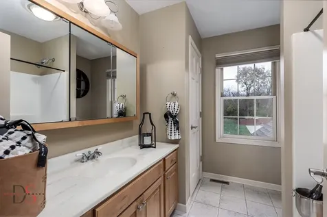 1123 Country Oak Drive Ottawa IL 61350