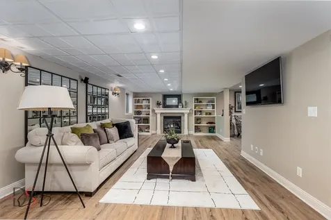 1123 Country Oak Drive Ottawa IL 61350