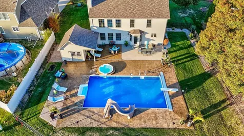 1123 Country Oak Drive Ottawa IL 61350