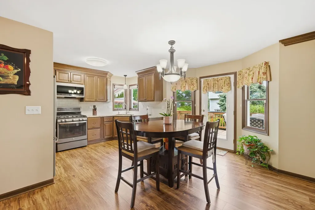 1812 Hampton Court Plainfield IL 60586