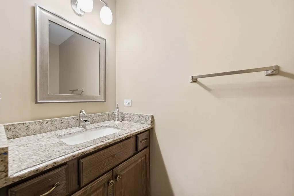 1812 Hampton Court Plainfield IL 60586