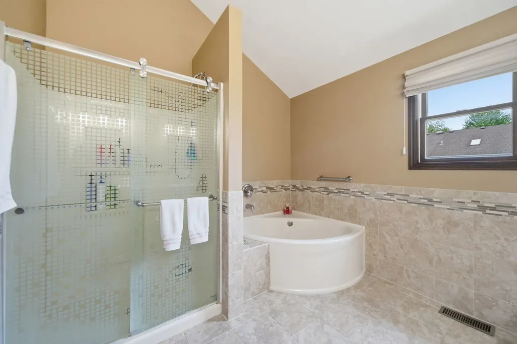 1812 Hampton Court Plainfield IL 60586