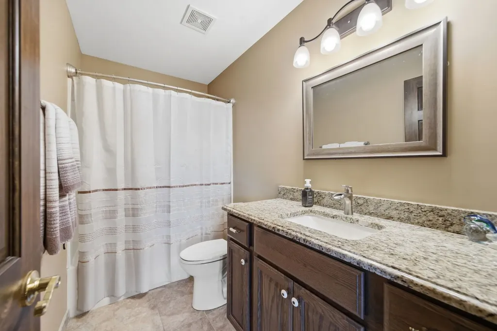 1812 Hampton Court Plainfield IL 60586
