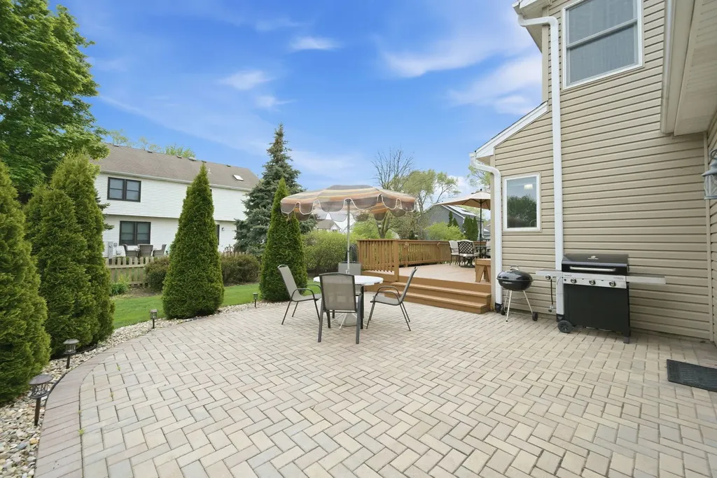 1812 Hampton Court Plainfield IL 60586