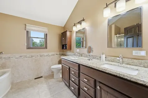 1812 Hampton Court Plainfield IL 60586
