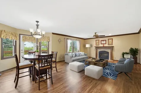 1812 Hampton Court Plainfield IL 60586