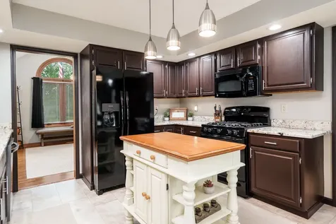 32 Shadow Ridge Lane Rockford IL 61107