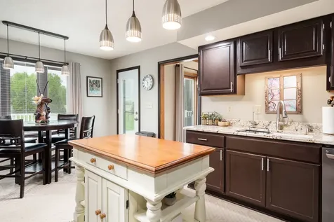 32 Shadow Ridge Lane Rockford IL 61107