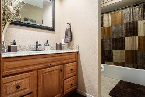32 Shadow Ridge Lane Rockford IL 61107