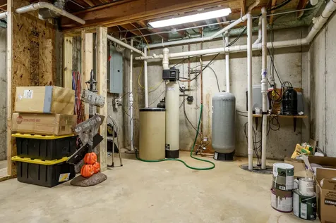 32 Shadow Ridge Lane Rockford IL 61107