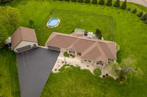 32 Shadow Ridge Lane Rockford IL 61107
