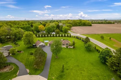 32 Shadow Ridge Lane Rockford IL 61107
