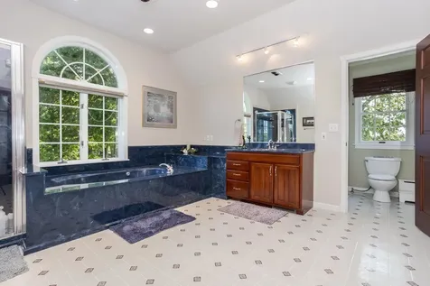15626 East 910 North Road Bloomington IL 61705