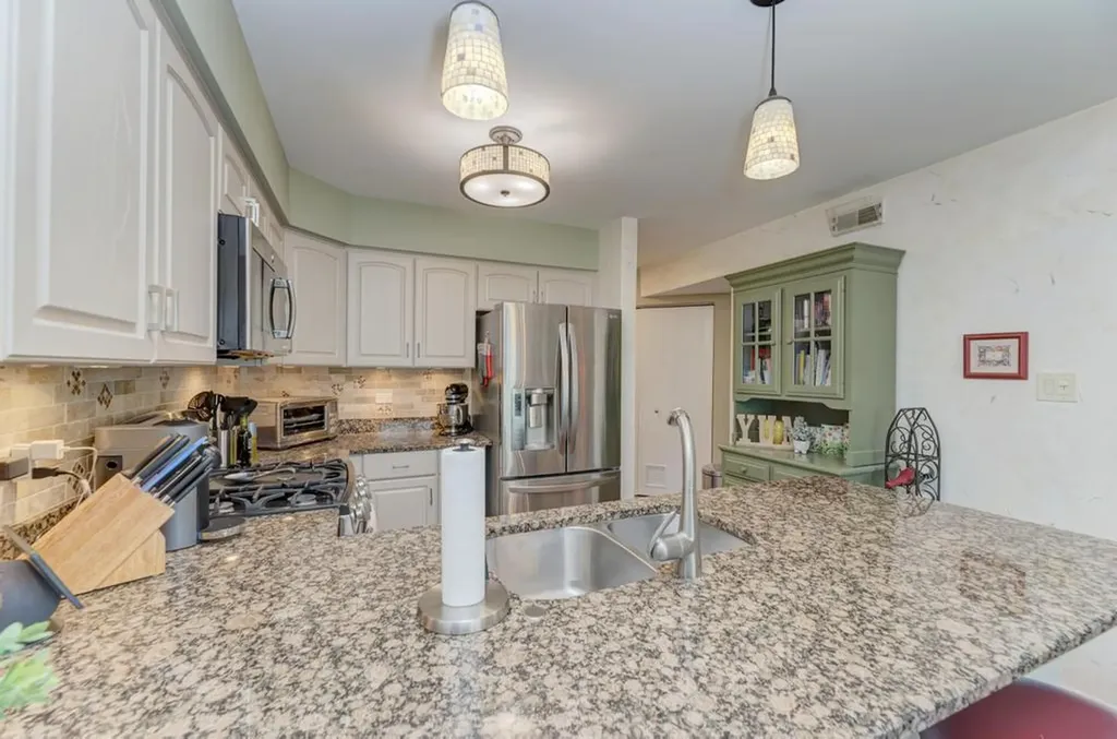 312 Cromwell Court Westmont IL 60559