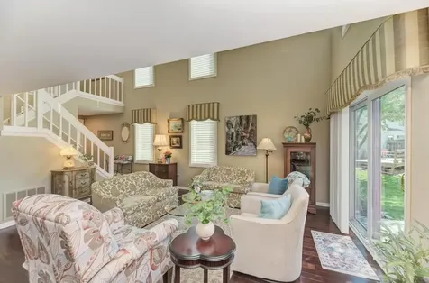 312 Cromwell Court Westmont IL 60559