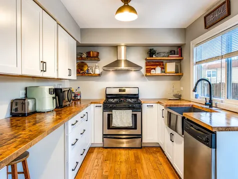 1931 Governors Lane Hoffman Estates IL 60169
