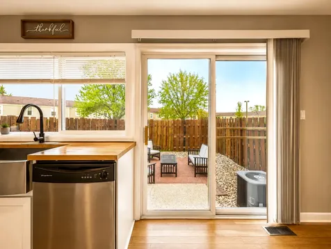 1931 Governors Lane Hoffman Estates IL 60169