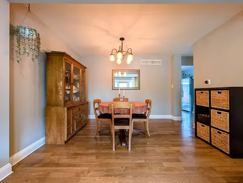 1931 Governors Lane Hoffman Estates IL 60169