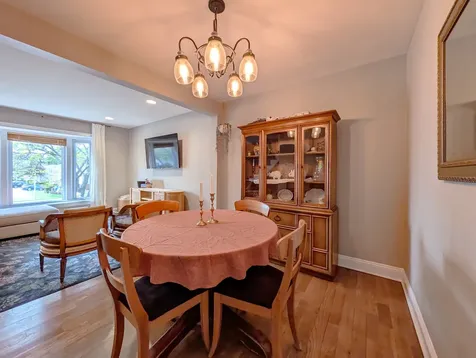 1931 Governors Lane Hoffman Estates IL 60169