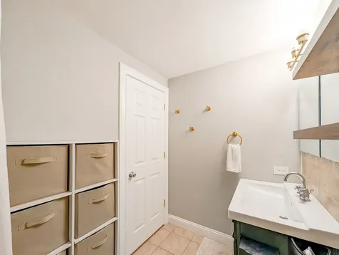 1931 Governors Lane Hoffman Estates IL 60169