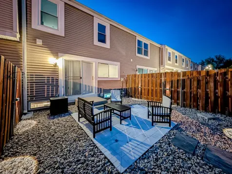 1931 Governors Lane Hoffman Estates IL 60169