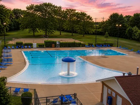 1931 Governors Lane Hoffman Estates IL 60169