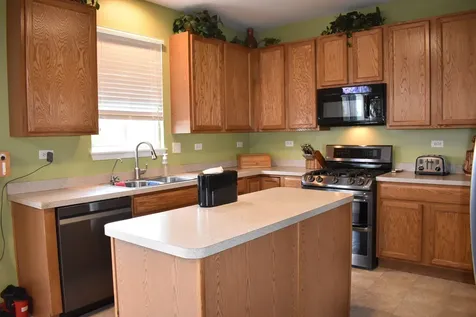 908 Angelica Circle Joliet IL 60431