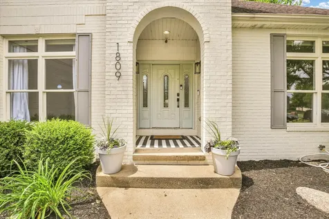 1809 Mullikin Drive Champaign IL 61822
