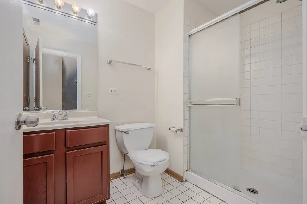 7037 South Crandon Avenue Chicago IL 60649