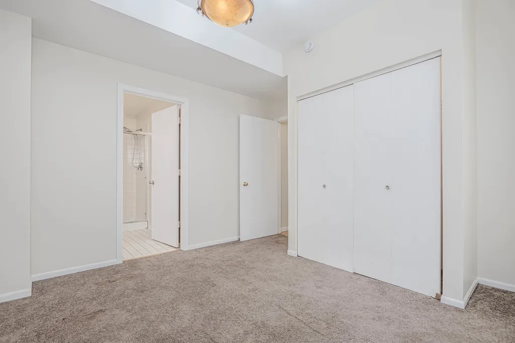 7037 South Crandon Avenue Chicago IL 60649