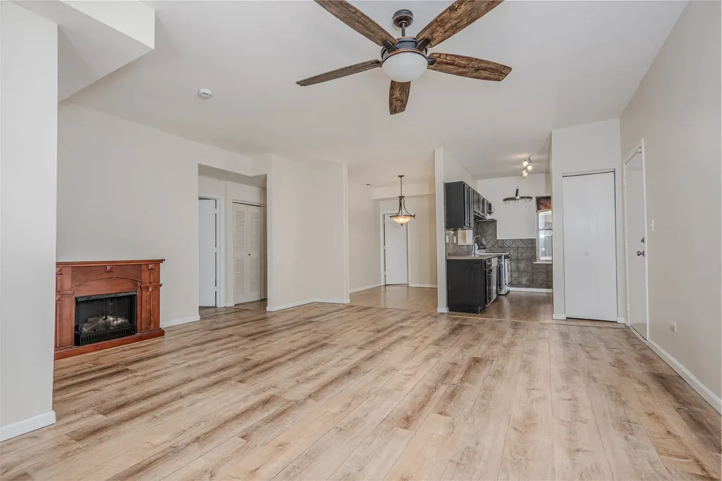 7037 South Crandon Avenue Chicago IL 60649