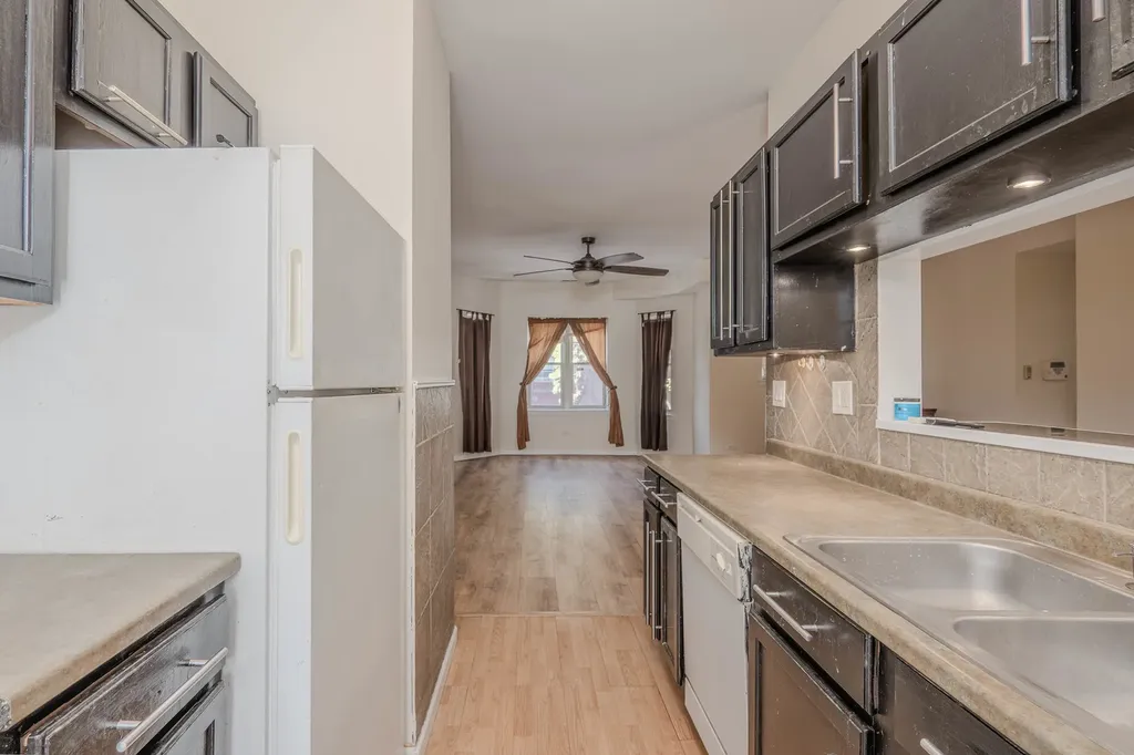 7037 South Crandon Avenue Chicago IL 60649