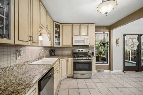 138 Kimberly Road East Dundee IL 60118