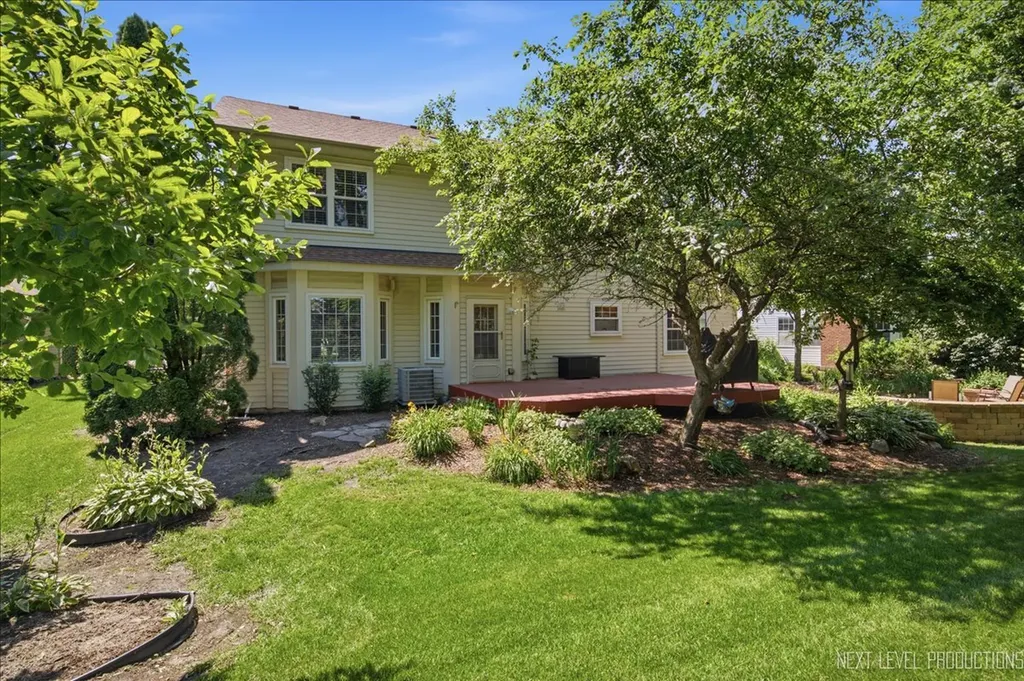 2755 Bluewater Circle Naperville IL 60564
