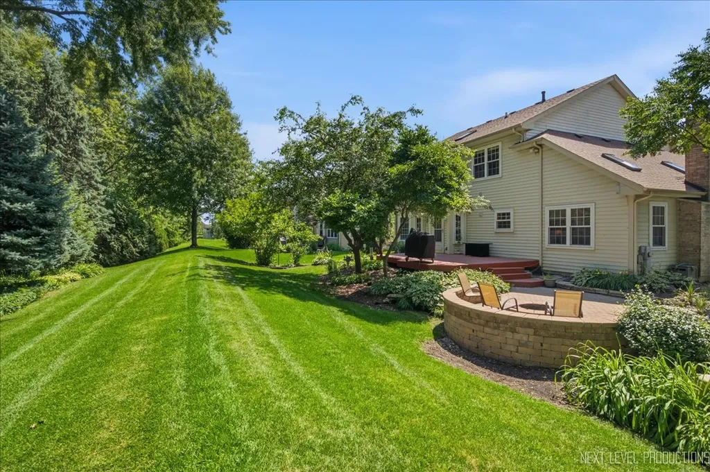 2755 Bluewater Circle Naperville IL 60564