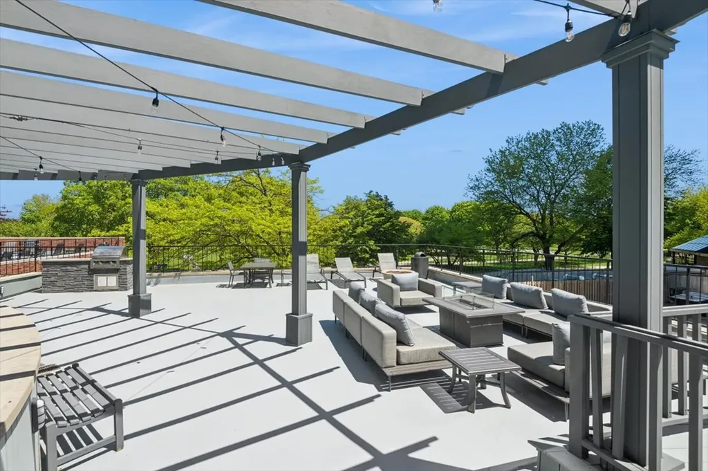 5415 North Sheridan Road Chicago IL 60640