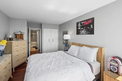 5415 North Sheridan Road Chicago IL 60640