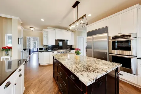 605 Lake Shore Boulevard Wauconda IL 60084