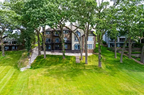 605 Lake Shore Boulevard Wauconda IL 60084
