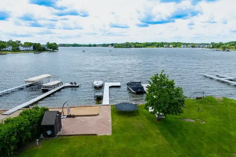 605 Lake Shore Boulevard Wauconda IL 60084