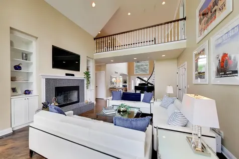 605 Lake Shore Boulevard Wauconda IL 60084