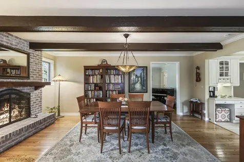 1059 West Chatham Drive Palatine IL 60067