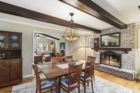 1059 West Chatham Drive Palatine IL 60067